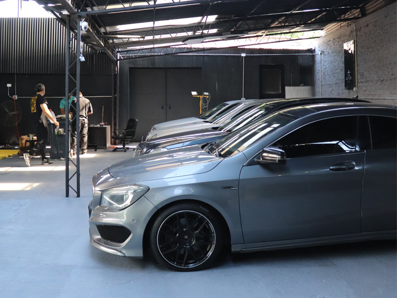 Mercedes-Benz en taller M&B Garage